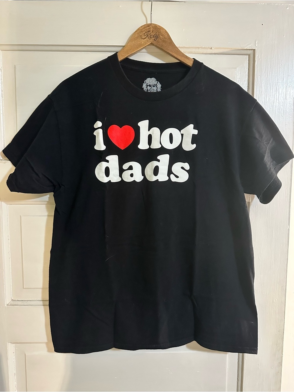 Danny Duncan x Spencer’s “I Love Hot Dads” Graphic Tee Unisex Large